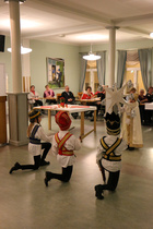 Tiernamaan kulkijat -ryhmä Oulunsalosta ilahdutti kokousväkeä.