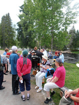 Yhdistys tarjosi janojuomaa...