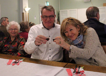 ...sitä ennen kuitenkin skoolattiin yhdistykselle ja 20-vuotiaalle Römppäjuhlaperinteelle tervalimpparimalja. Kippis!