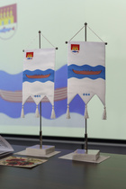 Juhlassa jaettiin yhdistyksen viirejä ansioituneille jäsenille.