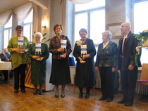 Yhdistyksen viirit saivat Helena Malinen Kaesan kotileipomosta, Eila Pikkarainen, Elsa Väyrynen ja Helvi Hyrynkangas. Viirit jakoivat Sofia Yli-Huttula ja Reijo Anttonen.