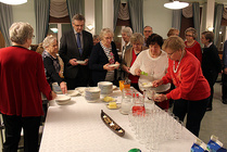 Puuroon oli tarjolla monenlaista lisuketta.